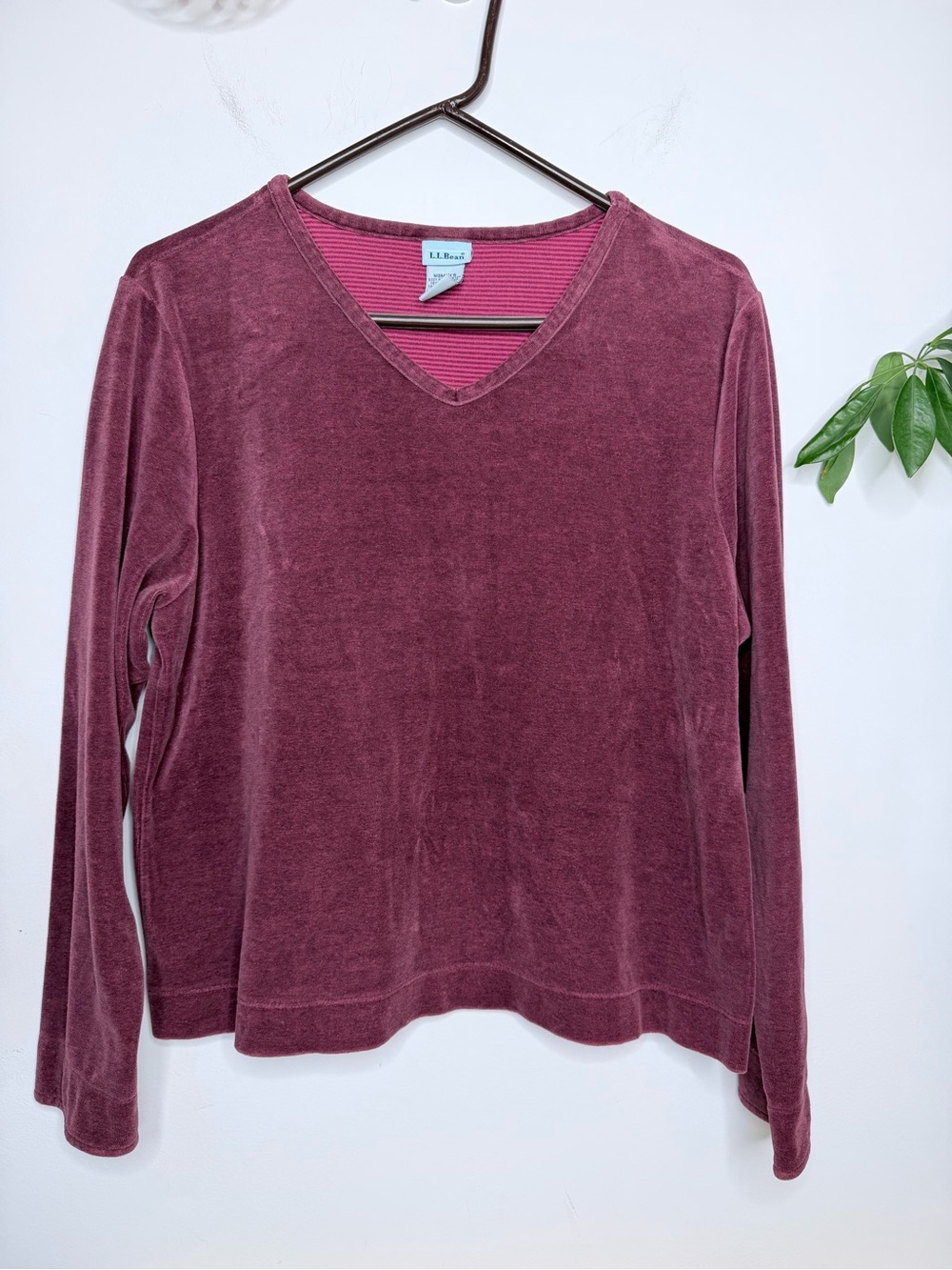 L.L. Bean Soft Velour V-Neck Top Size Large